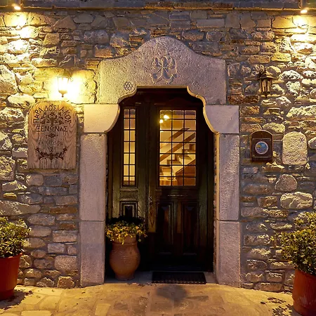 Ξενοδοχείο με διαμερίσματα Atrapos 3*